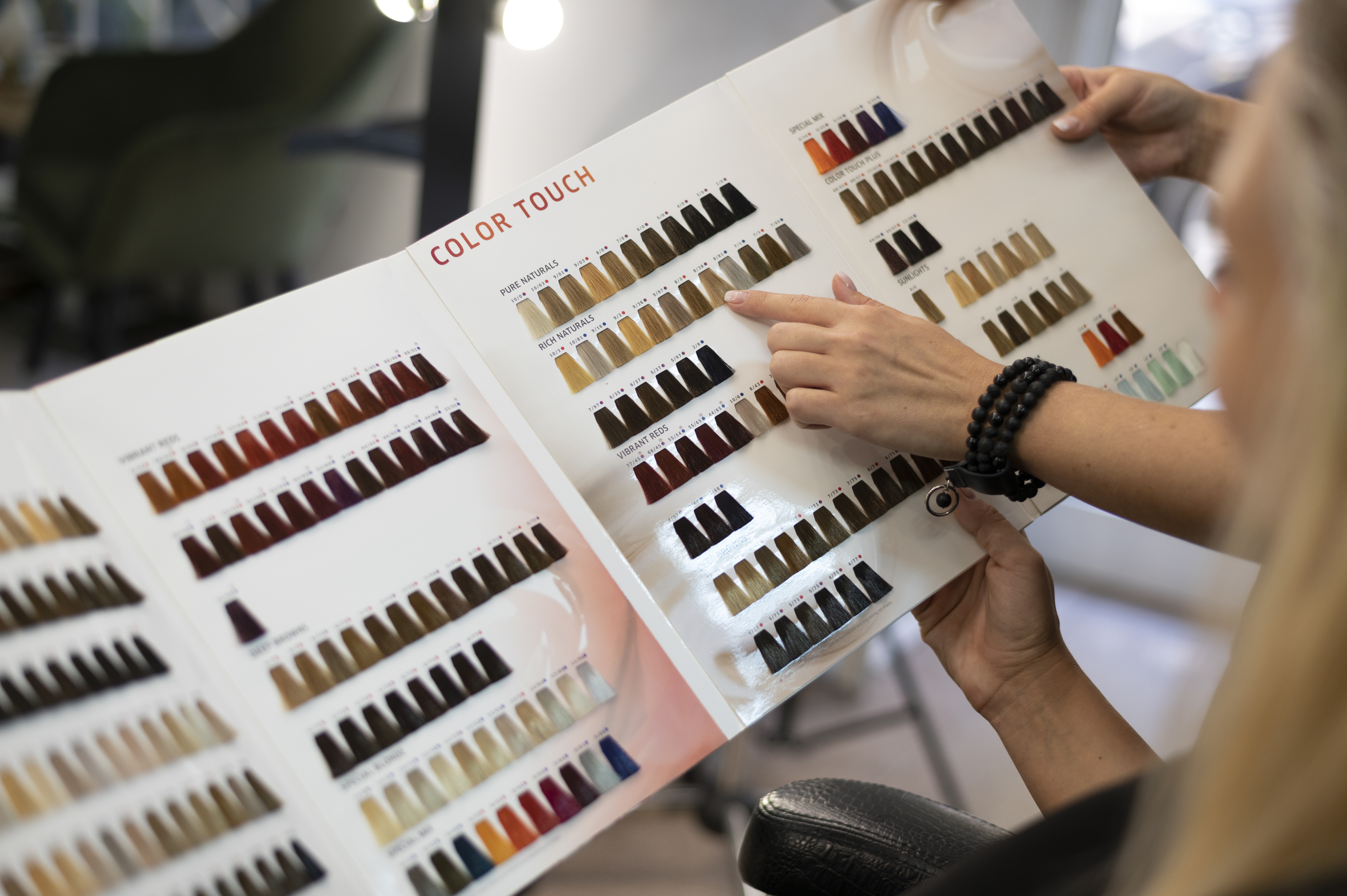 Découvrez les tendances coloration 2026 et profitez d’un diagnostic personnalisé chez A More Beauty Salon Cannes. Sublimez votre style !